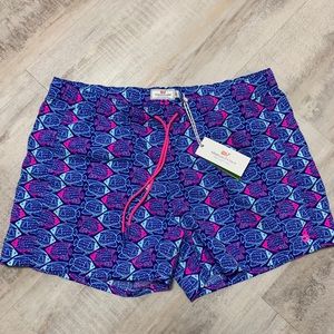 Vineyard Vines shorts